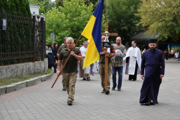 У Луцьку в останню дорогу провели Олексія Бондаря9