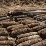 У Миколаєві у дворі приватного будинку знайшли артснаряди Другої світової війни