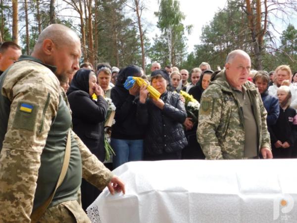 У Новорічиці попрощалися зі захисником України Миколою Шрамовичем9