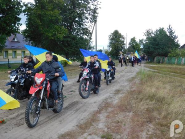 У Новорічиці попрощалися зі захисником України Миколою Шрамовичем4
