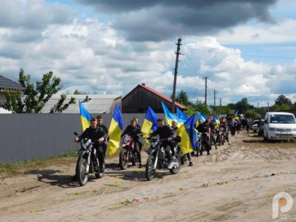 У Новорічиці попрощалися зі захисником України Миколою Шрамовичем7