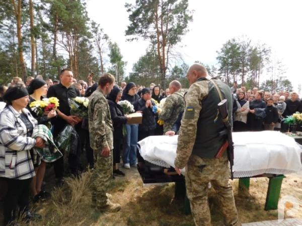 У Новорічиці попрощалися зі захисником України Миколою Шрамовичем6