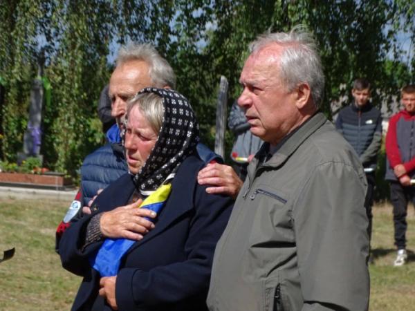 У селі Осьмиговичі попрощалися із захисником Сергієм Гонтарем24