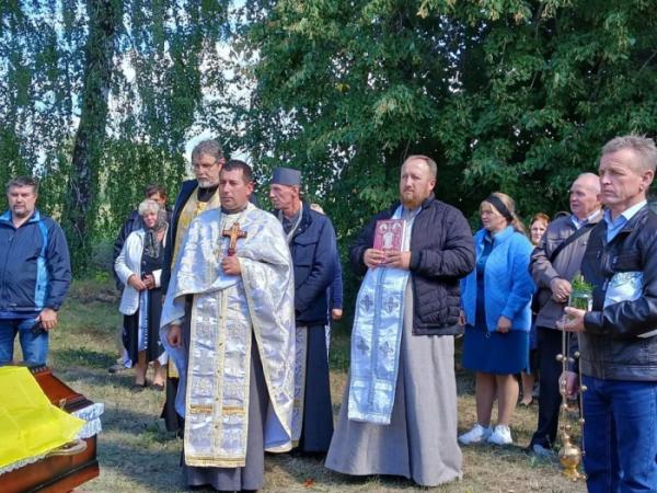 У селі Осьмиговичі попрощалися із захисником Сергієм Гонтарем16