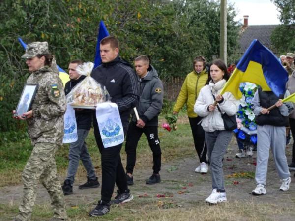У селі Осьмиговичі попрощалися із захисником Сергієм Гонтарем8