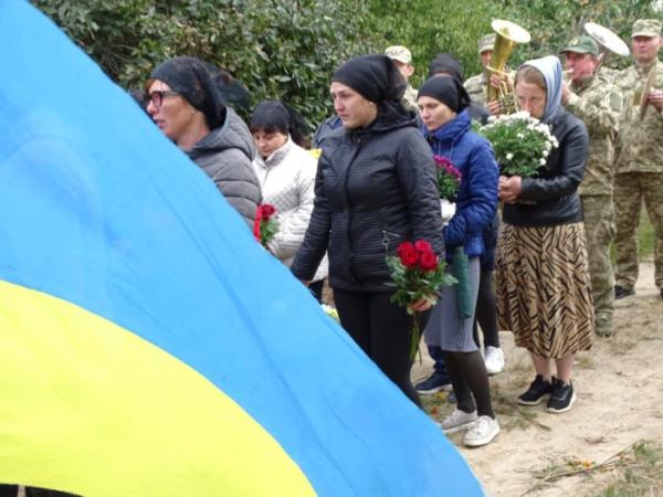 У селі Осьмиговичі попрощалися із захисником Сергієм Гонтарем9