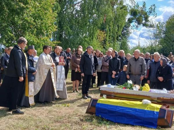 У селі Осьмиговичі попрощалися із захисником Сергієм Гонтарем18