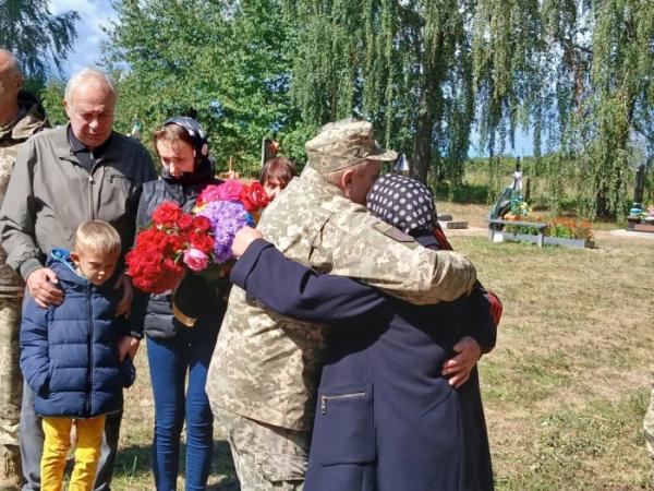 У селі Осьмиговичі попрощалися із захисником Сергієм Гонтарем23