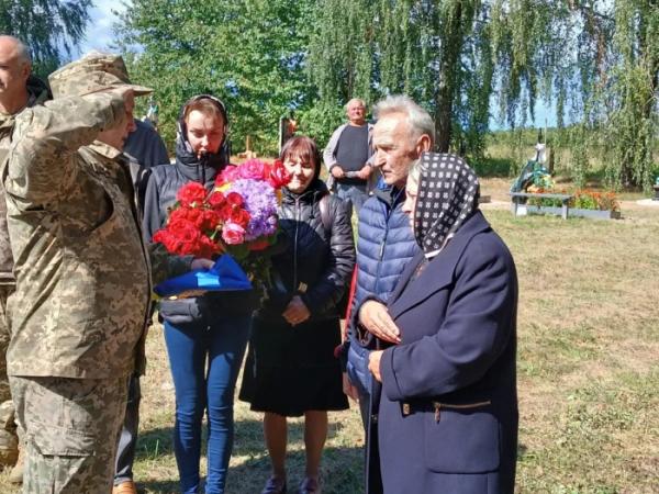 У селі Осьмиговичі попрощалися із захисником Сергієм Гонтарем22