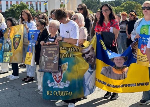 У Вараші замайорів прапор надії3