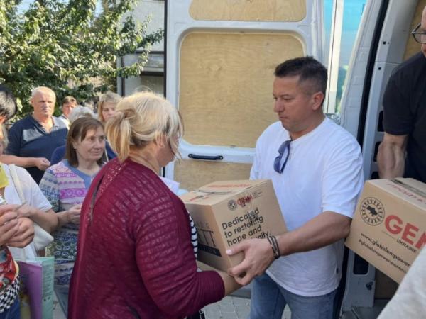 В Дубні родини захисників та переселенців отримали продуктові набори1