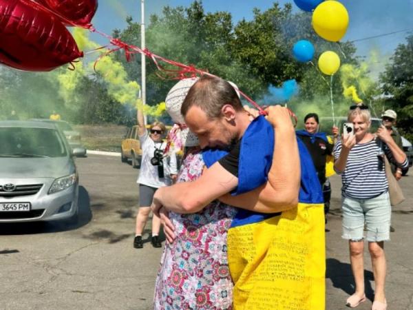 В Ізмаїл повернувся останній із захисників Зміїного, які перебували в полоні1