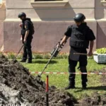 В Острозі під час земляних робіт знайшли старий артилерійський снаряд