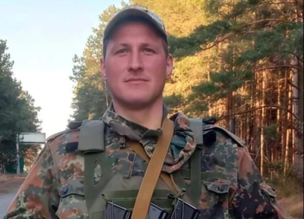 Віддав життя за Україну, не побачивши народження доньок: Камінь-Каширщина попрощалася з полеглим прикордонником1