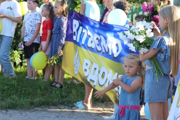 Вишнівська громада зустріла свого воїна з російського полону5