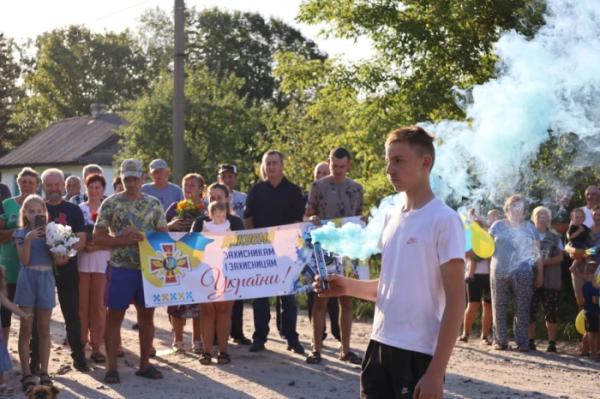 Вишнівська громада зустріла свого воїна з російського полону6