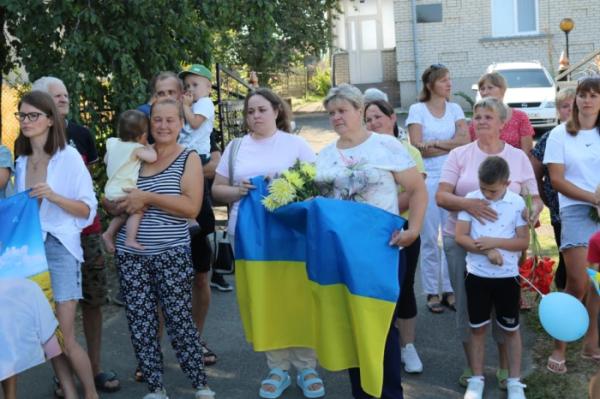 Вітаємо вдома: Горохівська громада зустріла з полону захисника Ігоря Жуковського16