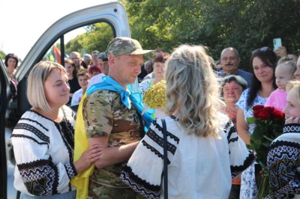 Вітаємо вдома: Горохівська громада зустріла з полону захисника Ігоря Жуковського20