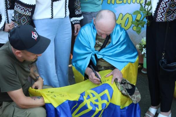 Вітаємо вдома: Горохівська громада зустріла з полону захисника Ігоря Жуковського9