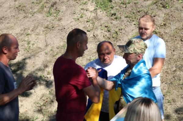 Вітаємо вдома: Горохівська громада зустріла з полону захисника Ігоря Жуковського2