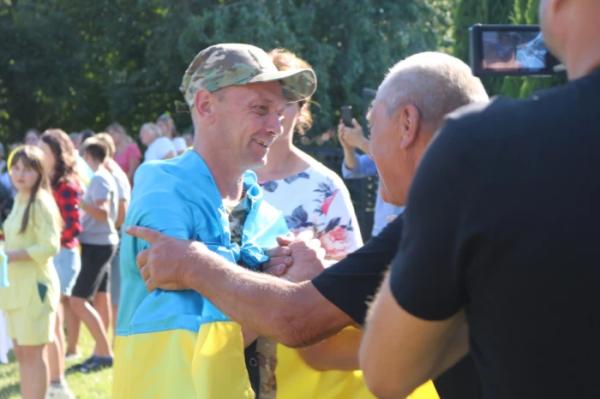 Вітаємо вдома: Горохівська громада зустріла з полону захисника Ігоря Жуковського4