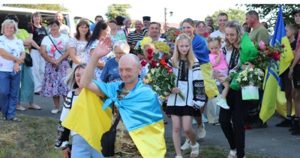 Вітаємо вдома: Горохівська громада зустріла з полону захисника Ігоря Жуковського