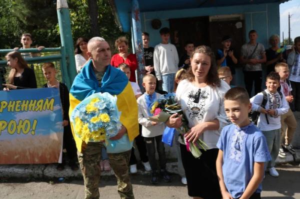 Горохівська громада зустріла воїна Олександра Риверу, який повернувся з полону2
