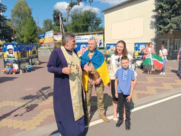 Горохівська громада зустріла воїна Олександра Риверу, який повернувся з полону7