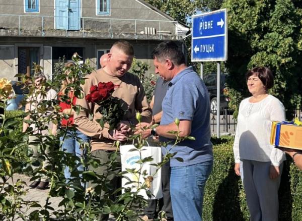 На Демидівщині зустріли Миколу Нарусевича, який повернувся з полону3