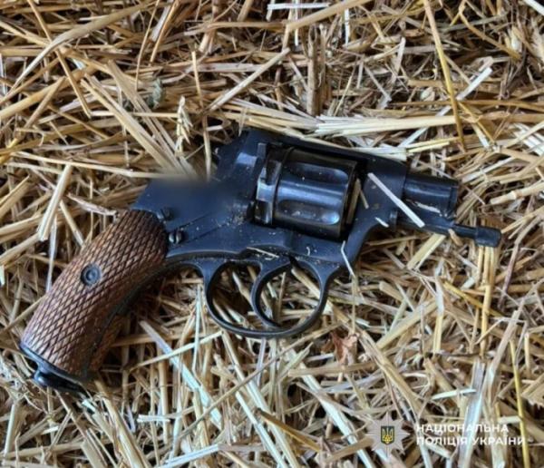 На Кіровоградщині поліцейські затримали чоловіка, який стріляв у правоохоронців1