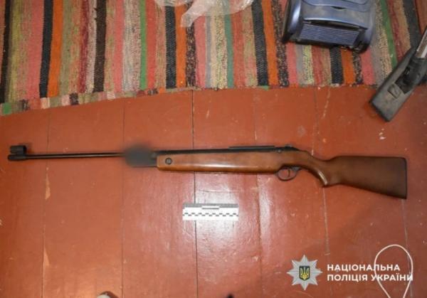 На Кіровоградщині поліцейські затримали чоловіка, який стріляв у правоохоронців2