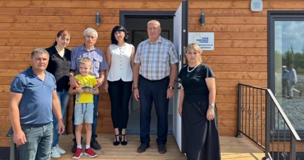 На Миколаївщині родинам переселенців вручили ключі від модульних будинків