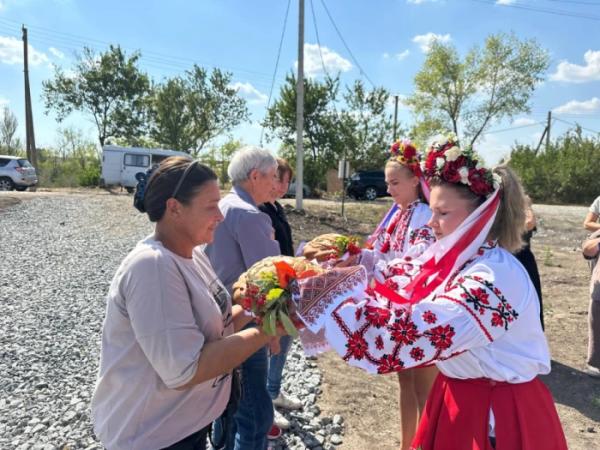 На Миколаївщині родинам переселенців вручили ключі від модульних будинків5