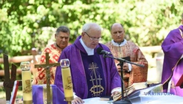 На Тернопільщині перепоховали останки, які виявили під час пошукових робіт у Пужниках1