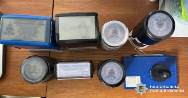 Привласнив понад 2 мільйони гривень з профспілки: закарпатські поліцейські оголосили підозру керівнику організації