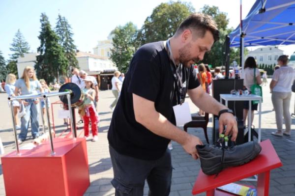 Робототехніка, дрони та досліди: у Луцьку – XІ Наукові пікніки8