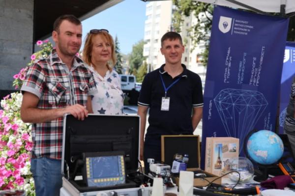 Робототехніка, дрони та досліди: у Луцьку – XІ Наукові пікніки16