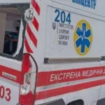 Росіяни скинули вибухівку з дрона на працівників медичного закладу