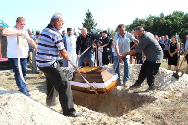 У Духчі в останню дорогу провели захисника України Віктора Ковальчука2