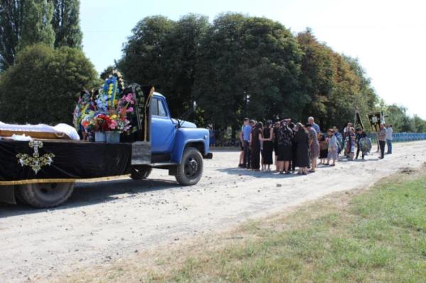 У Духчі в останню дорогу провели захисника України Віктора Ковальчука12