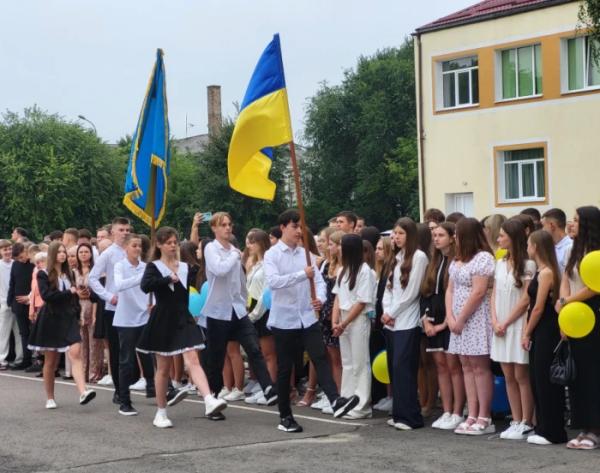 У Ковелі 750 першокласників сіли за шкільні парти6