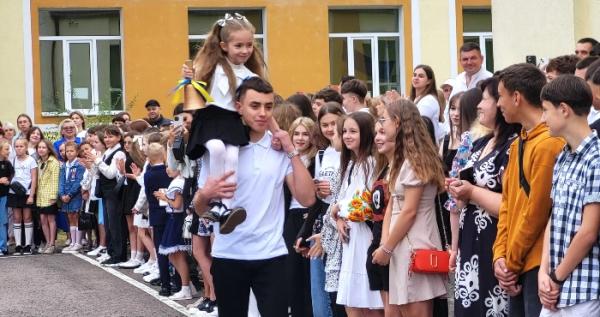 У Ковелі 750 першокласників сіли за шкільні парти