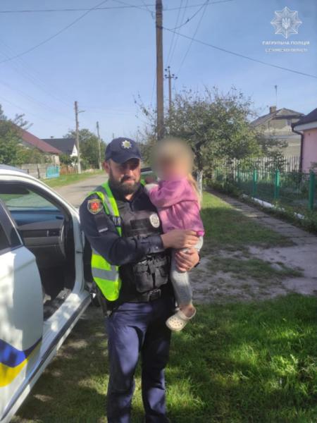 У Ковелі патрульні повернули матері дитину, яка загубилась1
