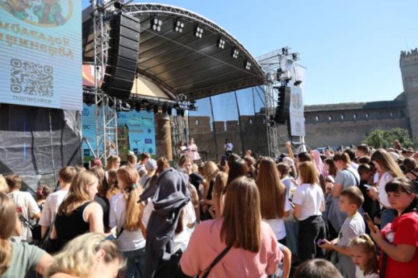 У Луцькому замку Kalush Orchestra відкривали благодійний фестиваль «Амбасадор Дитинства»1