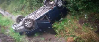 У Нижніх Воротах Мукачівського району під час ДТП автомобіль перекинувся на дах