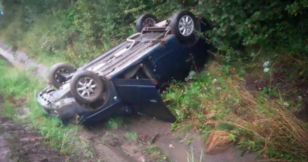 У Нижніх Воротах Мукачівського району під час ДТП автомобіль перекинувся на дах