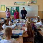 У Нововолинській громаді першокласники отримали електронні квитки для проїзду