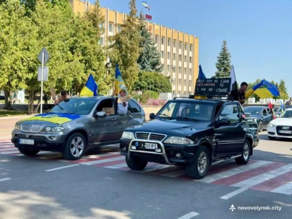 У Нововолинську відкрили Стіну Надії10