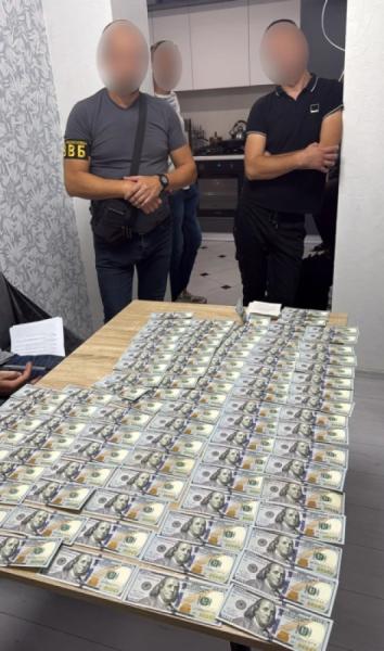У пункті пропуску «Угринів» викрили військовослужбовців, які сприяли незаконному виїзду за кордон понад 80 чоловіків3