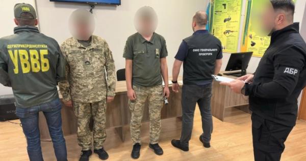 У пункті пропуску «Угринів» викрили військовослужбовців, які сприяли незаконному виїзду за кордон понад 80 чоловіків